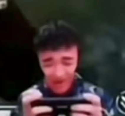 牧童红温大笑表情包