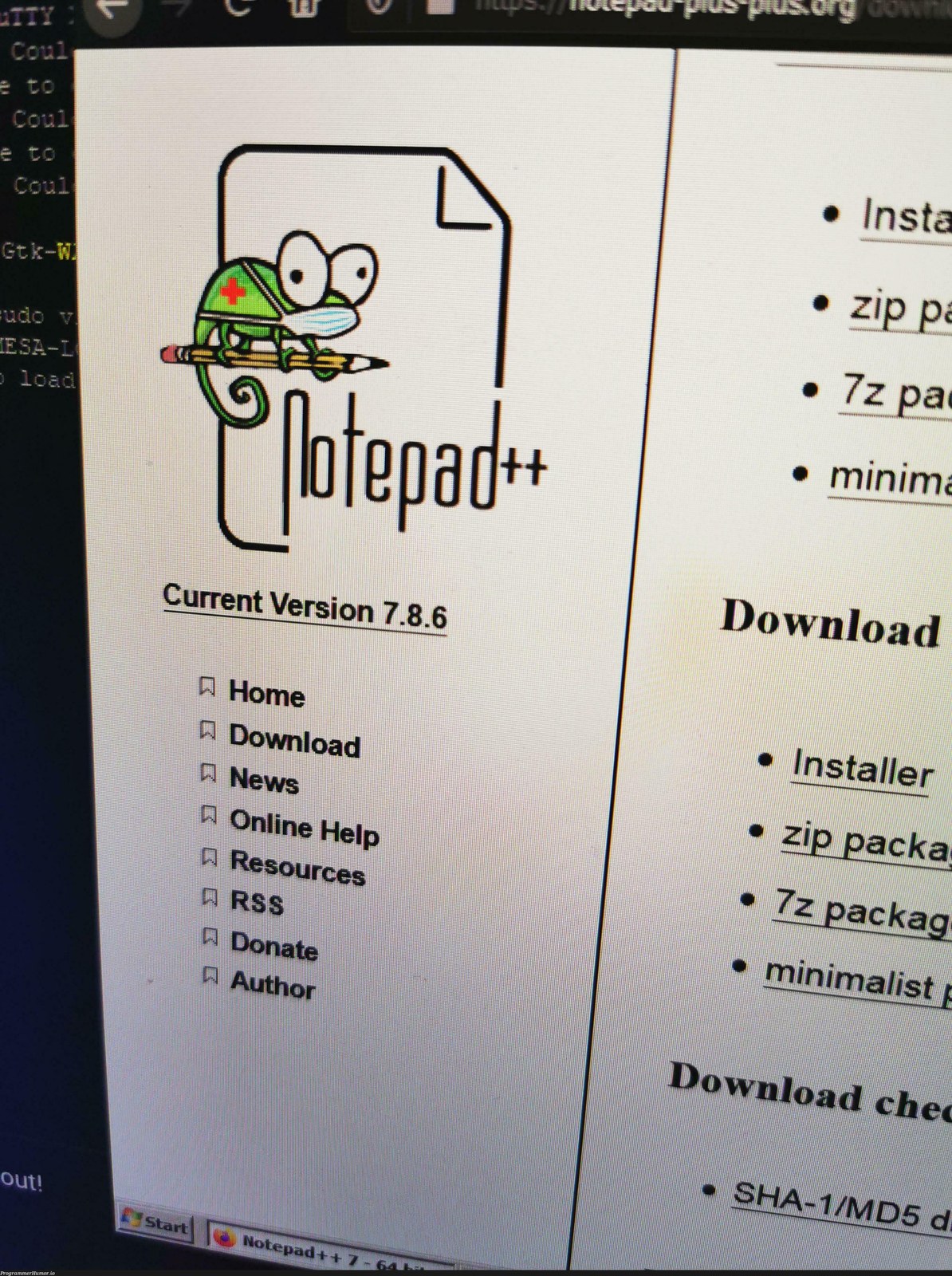 The Notepad++ chameleon do be rockin a face mask.