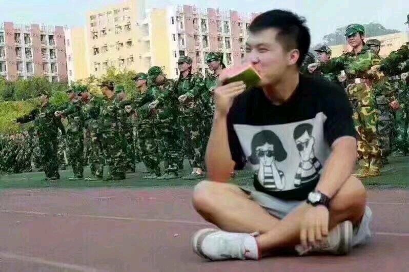 刚刚在贴吧看到的 笑死了哈哈哈哈哈哈哈哈哈哈
