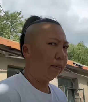 东北雨姐嫌弃白眼瞪人表情包