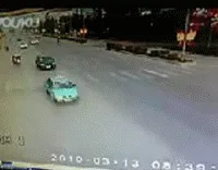 车祸，不是每次都这么好运。感谢此刻我们还活着。