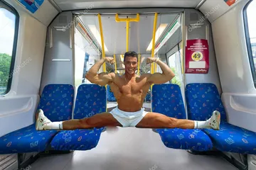 Jean-Claude Van Damme Manspreading