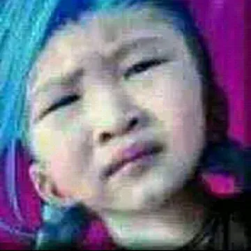 杀马特小姑娘