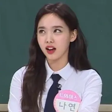 Nayeon (2)