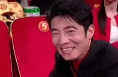 撒贝宁元宵节震惊表情包，撒贝宁双手捂头震惊无语gif