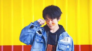 啊啊啊啊啊啊啊啊啊啊啊啊啊啊敲好听！！！！！为我易烊千玺疯狂打call！！！！！ 分享单曲 昨天的你的现在的未来 （@网易云音乐）