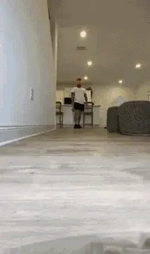 扔中指