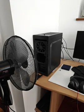 Found This Advanced Cooling Setup At My Friends House