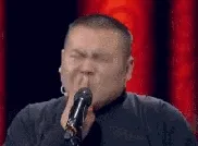岳云鹏吸烟