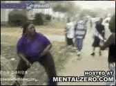 一男的跟胖女人打架，打女的不耗血，打男的就爆击99999