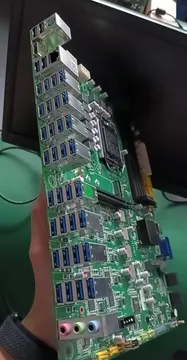 Where Do I Plug The Mouse?