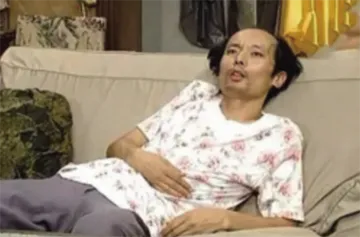 "葛优躺"可谓最具现象级的一款表情包,但正是因为这款表情包,有公司被